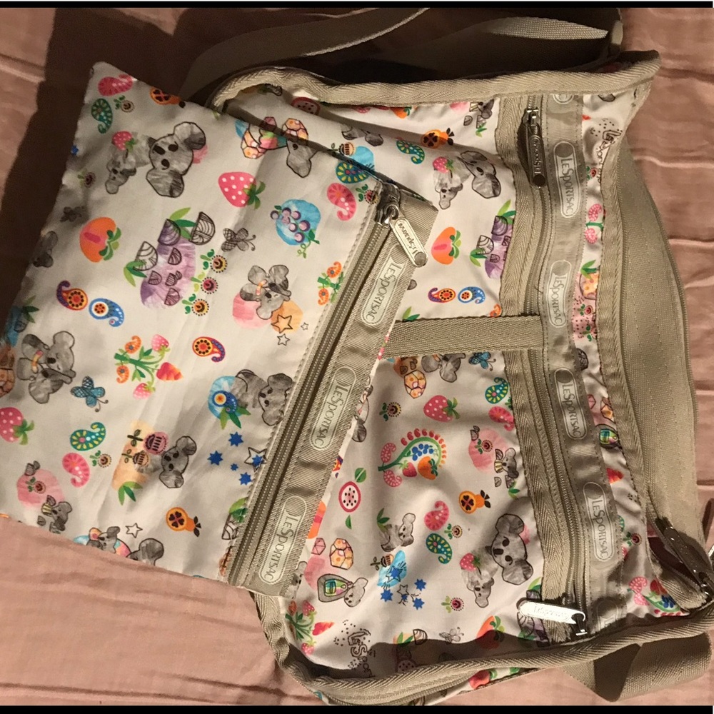 Le Sportsac Deluxe Everyday Bag plus Cosmetic bag
